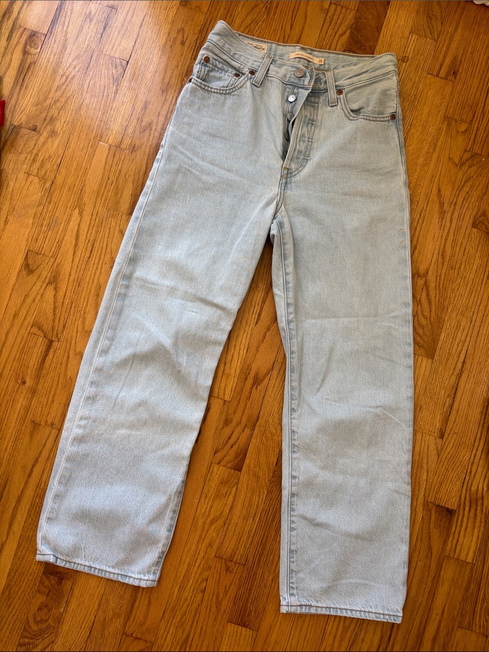 LEVI’S | Women's Ribcage Jeans in Light Blue